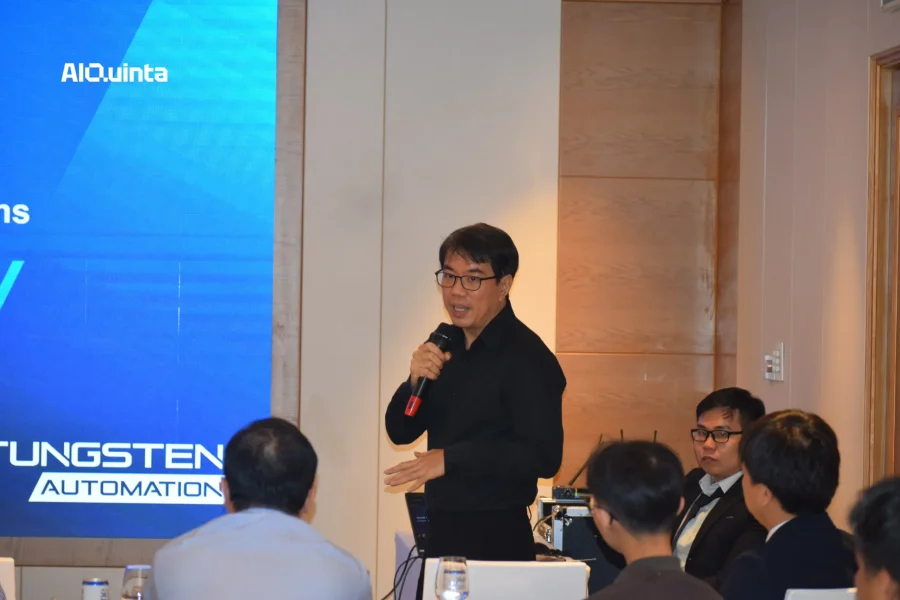 Mr. Chin Soon Hui, Senior Solutions Consultant at Tungsten Automation, speaker at the Building the Self-Operating Enterprise workshop.